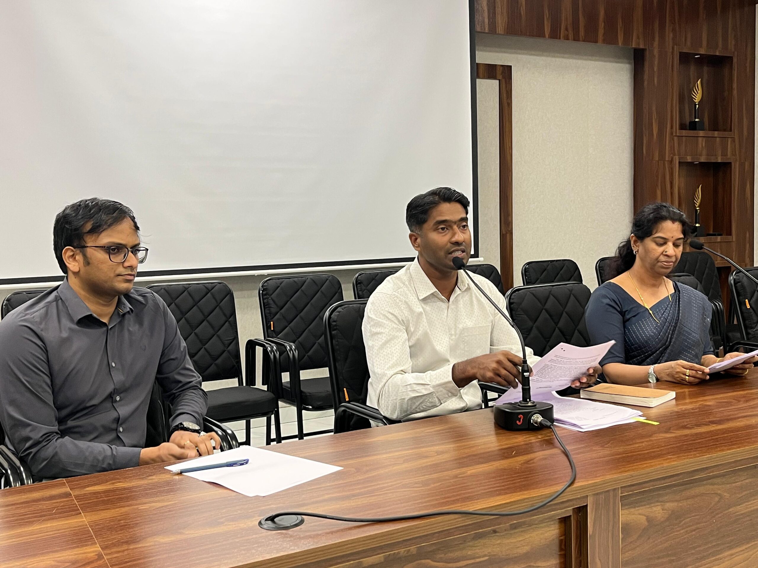 മഴക്കാല മുന്നൊരുക്കം: കളക്ടറുടെ അധ്യക്ഷതയില്‍ അവലോകന യോഗം ചേര്‍ന്നു