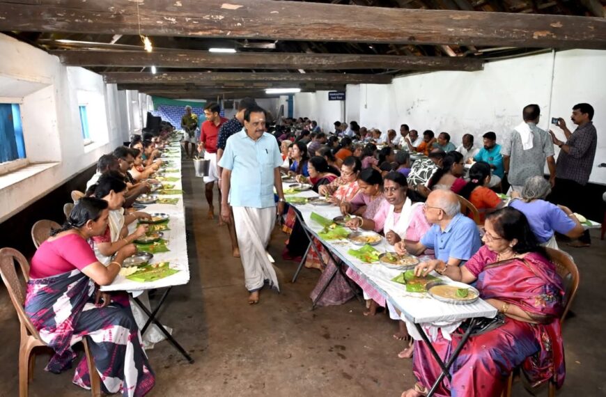 ശ്രീ കൂടൽമാണിക്യം ക്ഷേത്രത്തിൽ ഇന്ന് നടന്ന താമര കഞ്ഞി വഴിപാട്