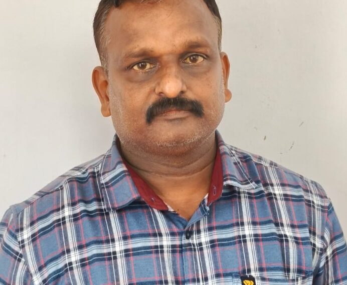വിൽപ്പനയ്‌ക്കായി വീട്ടുമുറ്റത്തെത്തിയ യുവതിയെ കയറിപ്പിടിക്കുകയും ലൈംഗിക ചുവയുള്ള പരാമർശങ്ങൾ നടത്തി അപമാനിക്കുകയും ചെയ്ത കേസിൽ ഒരാൾ അറസ്റ്റിൽ