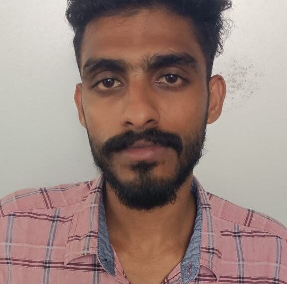 ബാറിൽ മദ്യപാനത്തിനിടെയുണ്ടായ തർക്കത്തിൽ യുവാവിനെ ആക്രമിക്കുകയും ഫോൺ കവർച്ച ചെയ്ത കേസിൽ പ്രതി റിമാന്റിലേക്ക്